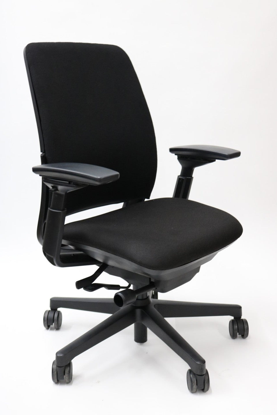 Steelcase Amia with LiveLumbar chair