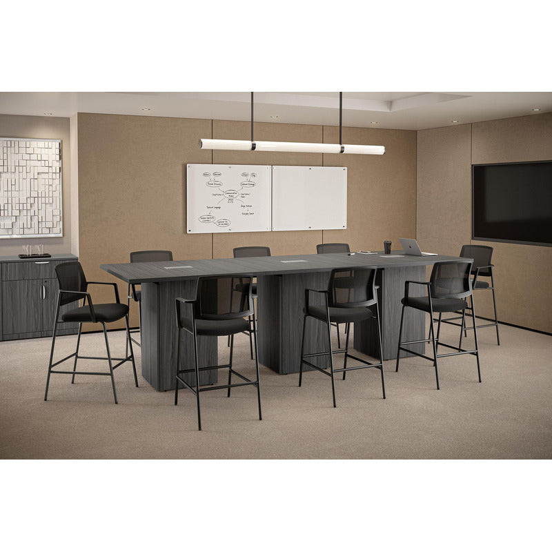 Daisy Stool, black at a high table