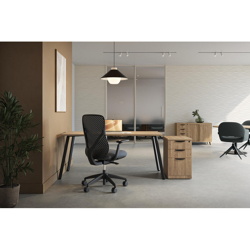 Konfurb Nuvé Executive Chair, in an open office
