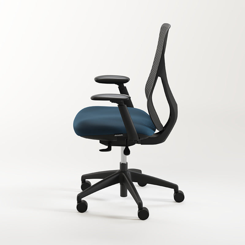 Konfurb Nuvé Executive Chair, side view