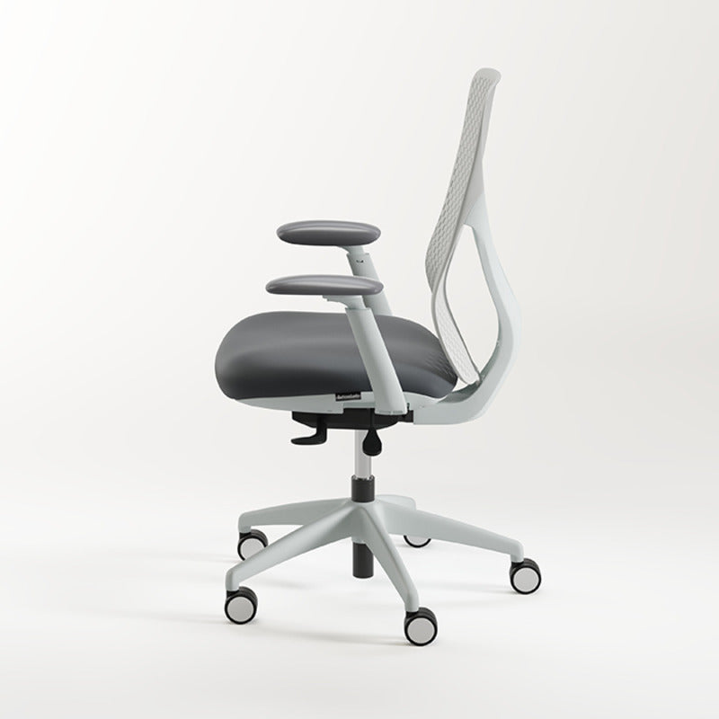 Konfurb Nuvé Executive Chair, side view