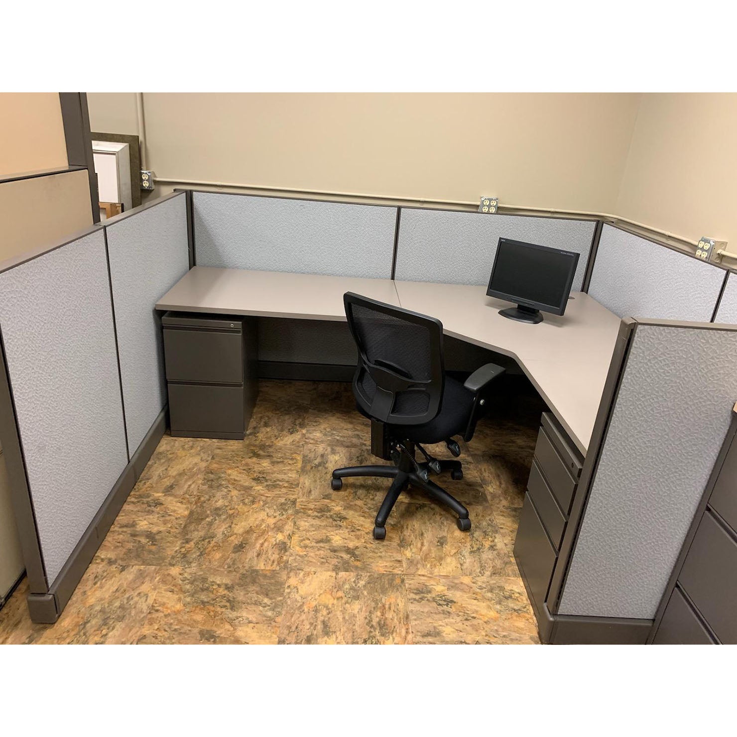 Herman Miller 6x8 AO2 Cubicle with Seated Privacy